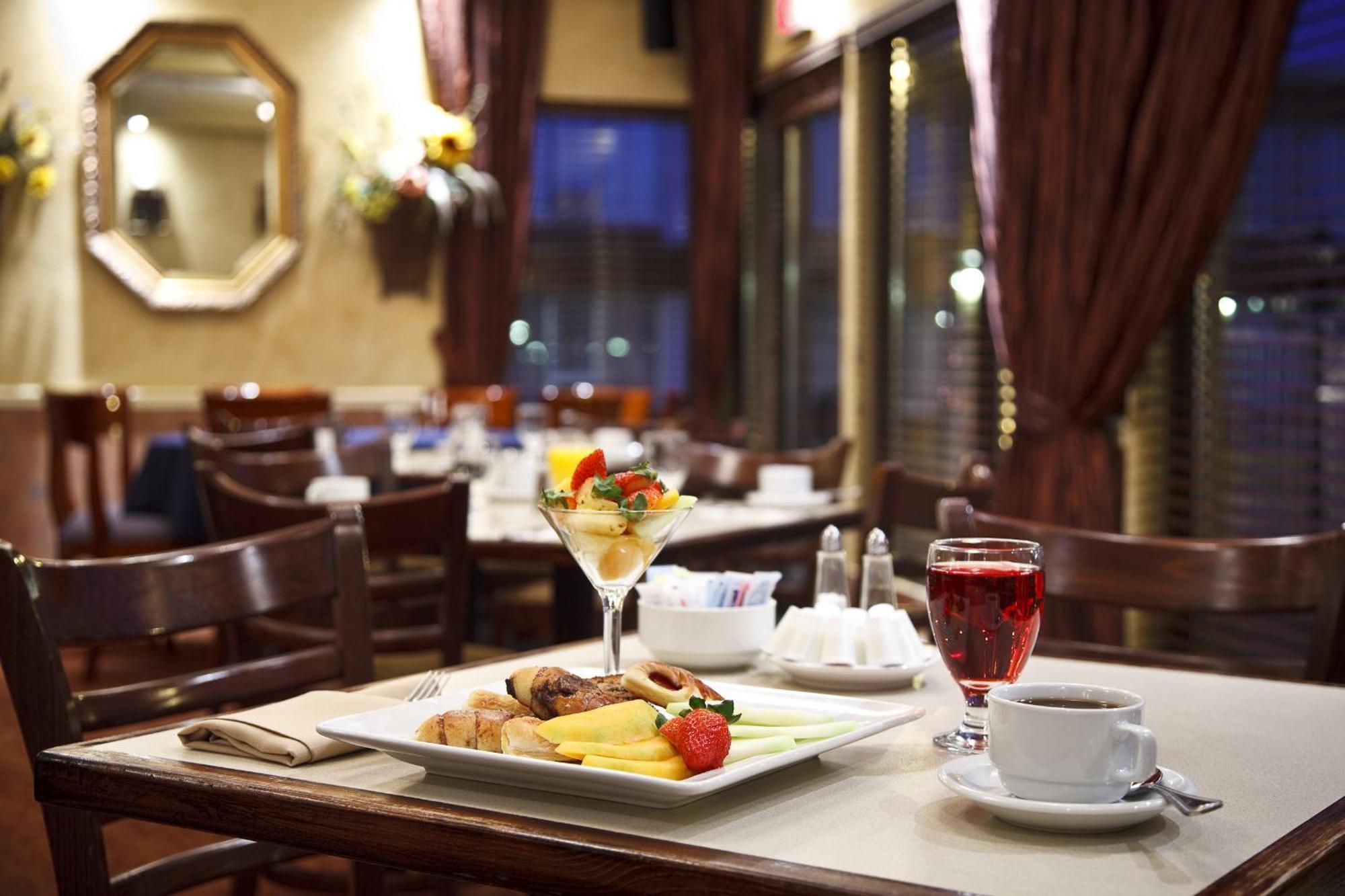 Auberge Royal Versailles Montréal Esterno foto